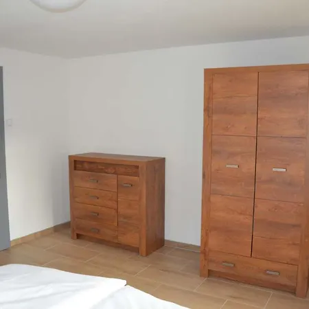 U Soptika 아파트 Rybniste